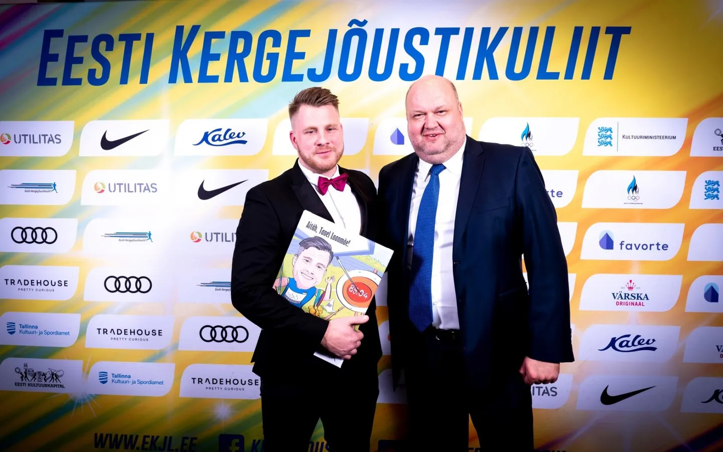 Tanel Laanmäe (vasakul) ja kergejõustikuliidu juht Erich Teigamägi