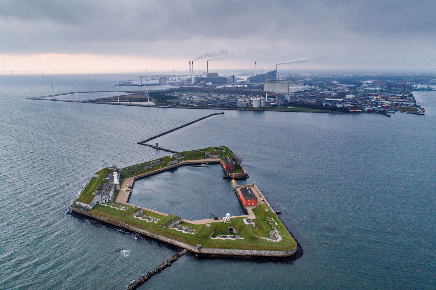Skats uz teritoriju Kopenhāgenas ostā, kur plānots uzbūvēt mākslīgo salu