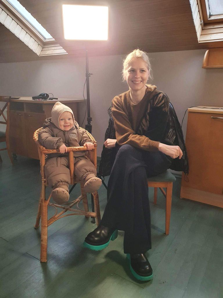Катрин Луст с дочерью на съемках программы Kuuuurija.