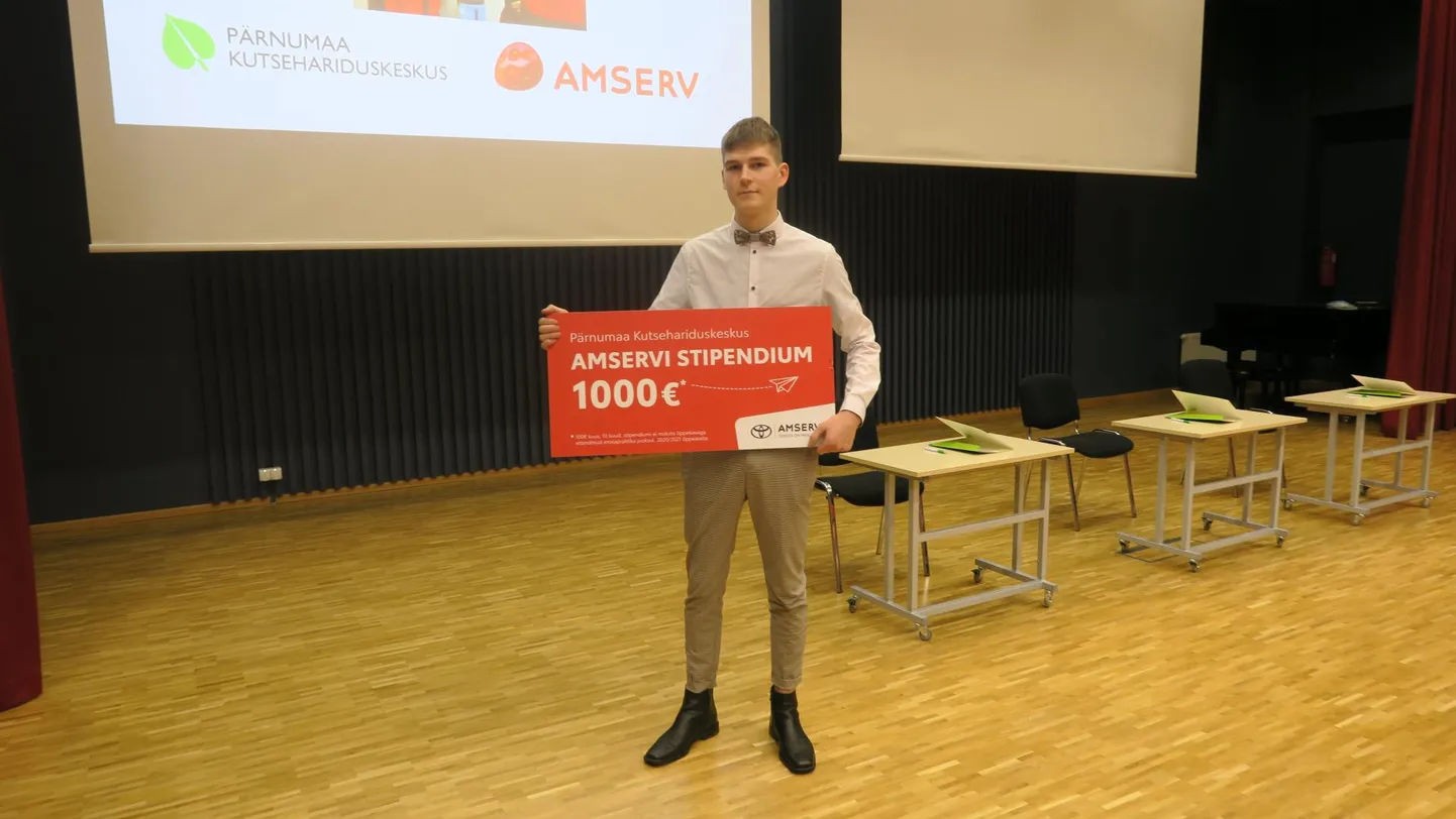 Amservi autoerialade õppurite 1000eurose stipendiumi sai tänavu Aigar Blande.