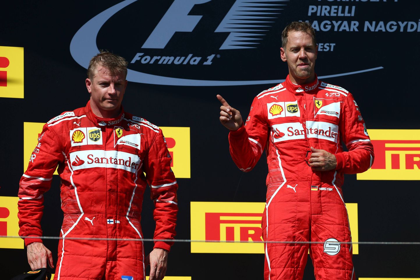 Kimi Räikkönen (vasakul) ja Sebastian Vettel.