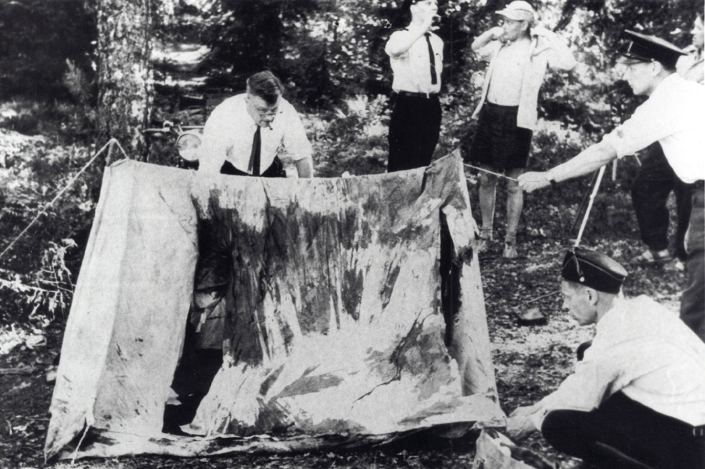 1960. aasta 5. juunil jõudis politsei Bodomi järve ääres asunud sündmuskohale kuus tundi pärast veretöö toimumist.