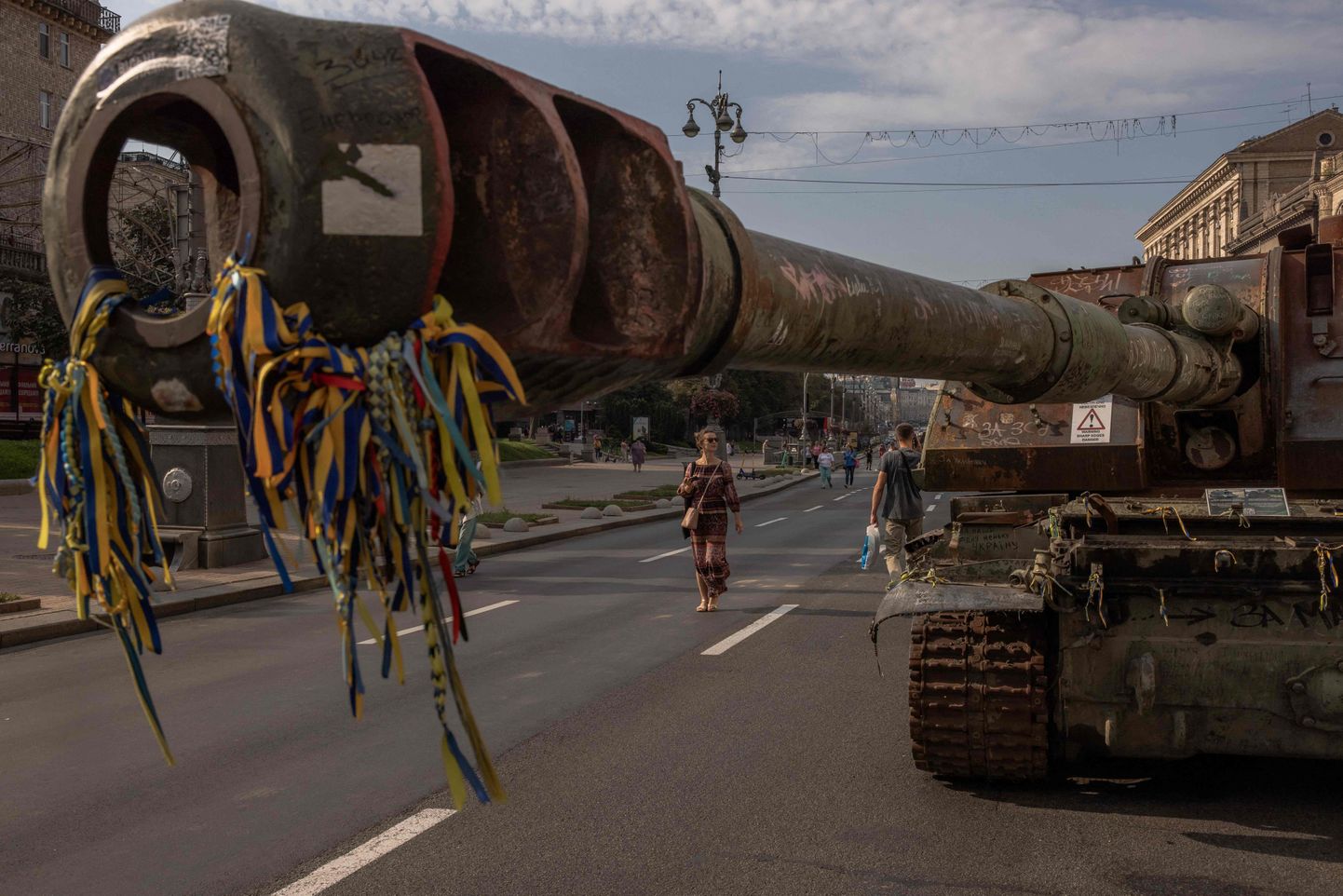 Hävitatud Vene tanke ja soomusmasinaid on näha Ukraina pealinna Kiievi kesklinnas