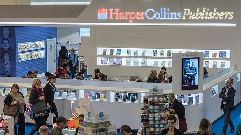 Стенд издательства HarperCollins на книжной ярмарке во Франкфурте.
