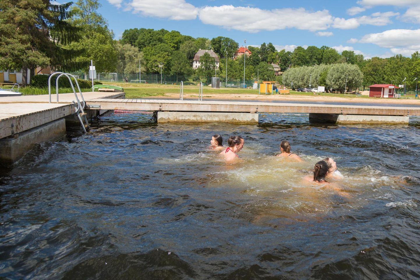 Viljandi ja Paala järve vesi on vastanud suvi läbi terviseameti nõuetele.