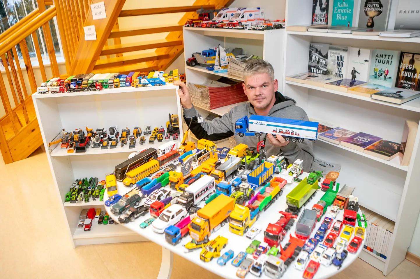 IGA KUU OSTAB UUE: Andro soetab mudeleid selle järgi, mis väga meeldib – olgu silma jäänud siis miniatuurne sõiduauto või hoopis tore teenistussõiduk.