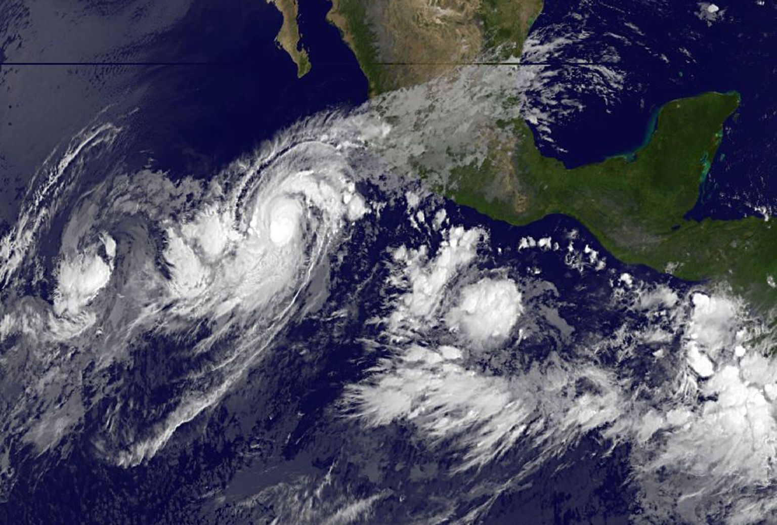 Satelliitfoto orkaanist Jova.