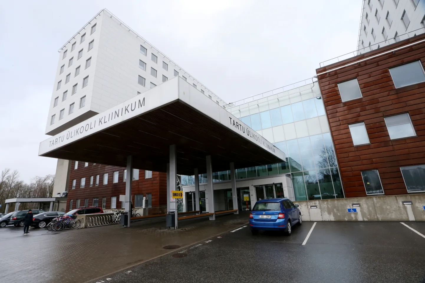 Tartu ülikooli kliinikumi peahoone.