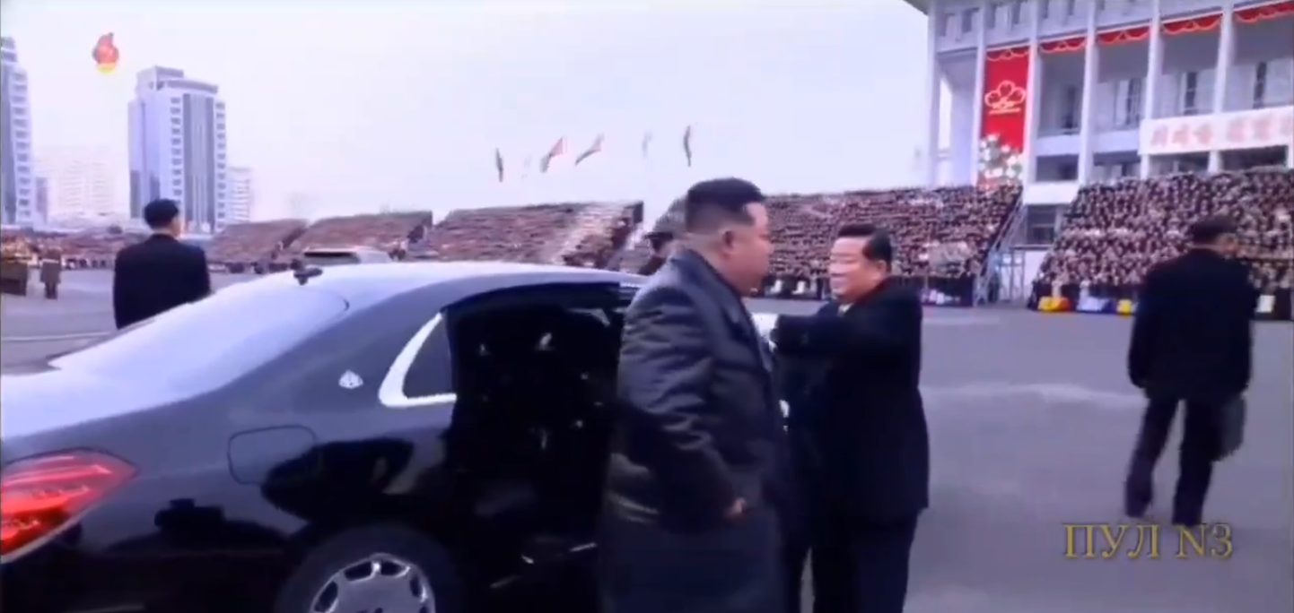 Несмотря на санкции, Ким Чен Ын приехал на новом Maybach