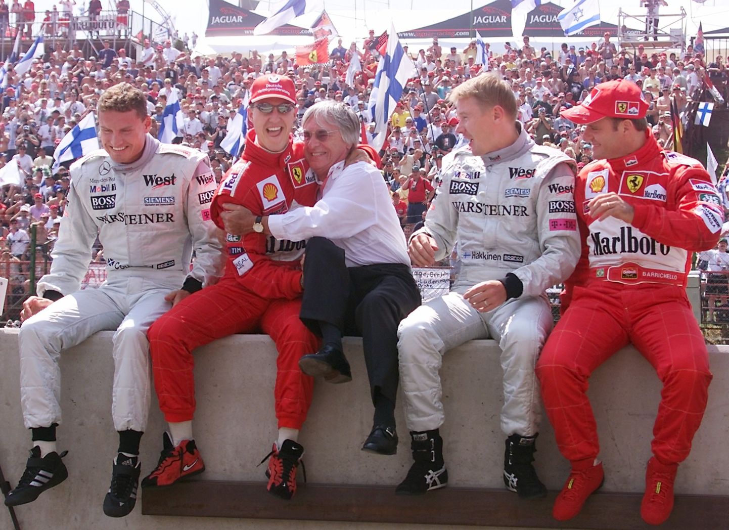Fotomeenutus 2000. aastast. Fotol vasakult: David Coulthard, Michael Schumacher, Bernie Ecclestone, Mika Häkkinen ja Rubens Barrichello.