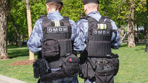 Krievija veic kratīšanu "Baza" redakcijā un galvenā redaktora dzīvoklī