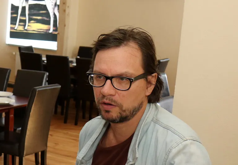 Lavastaja Kalev Kudu.