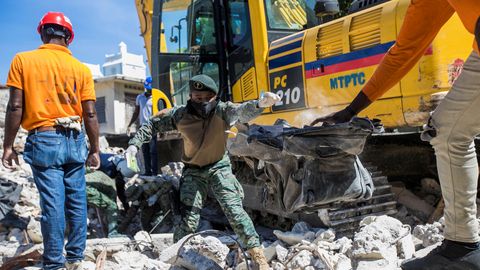 Haiti maavärinas hukkunute arv kasvas 724-ni