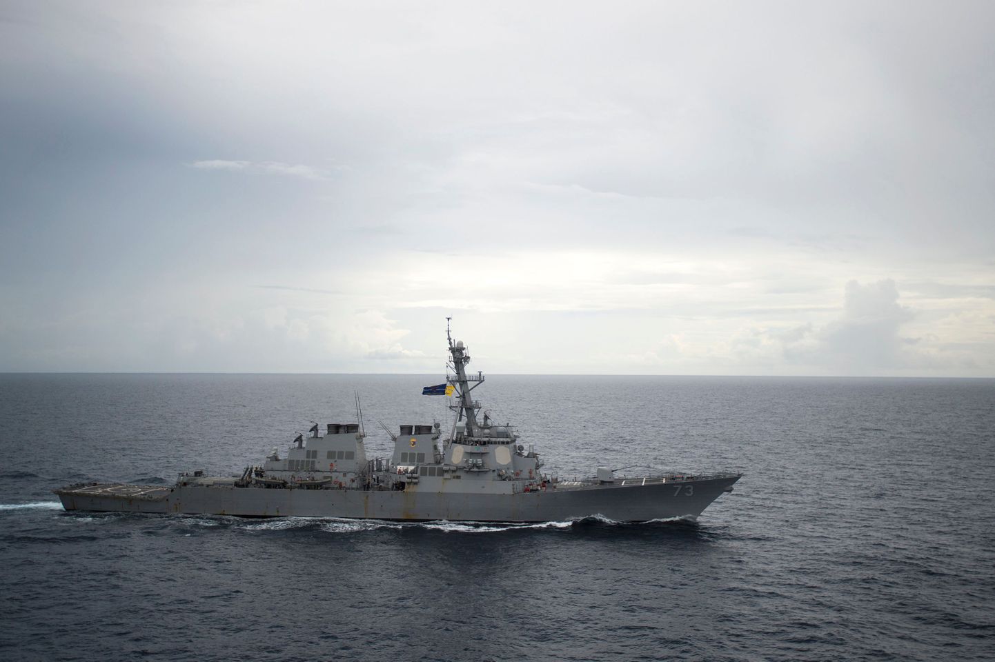 USA hävitaja USS Decatur Lõuna-Hiina merel.