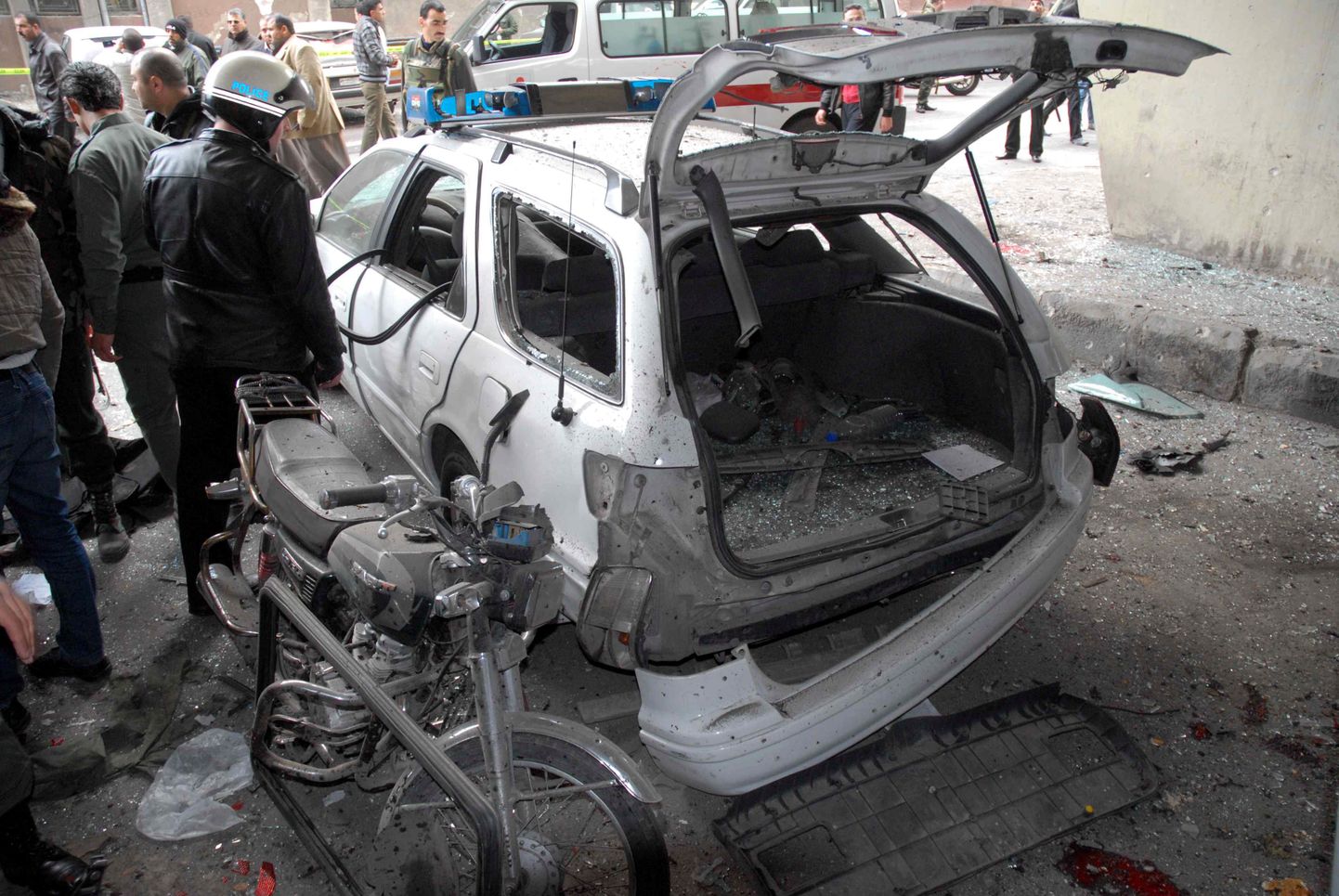 Autovrakk Damaskuses pärast tänast võimsat enesetapuplahvatust.