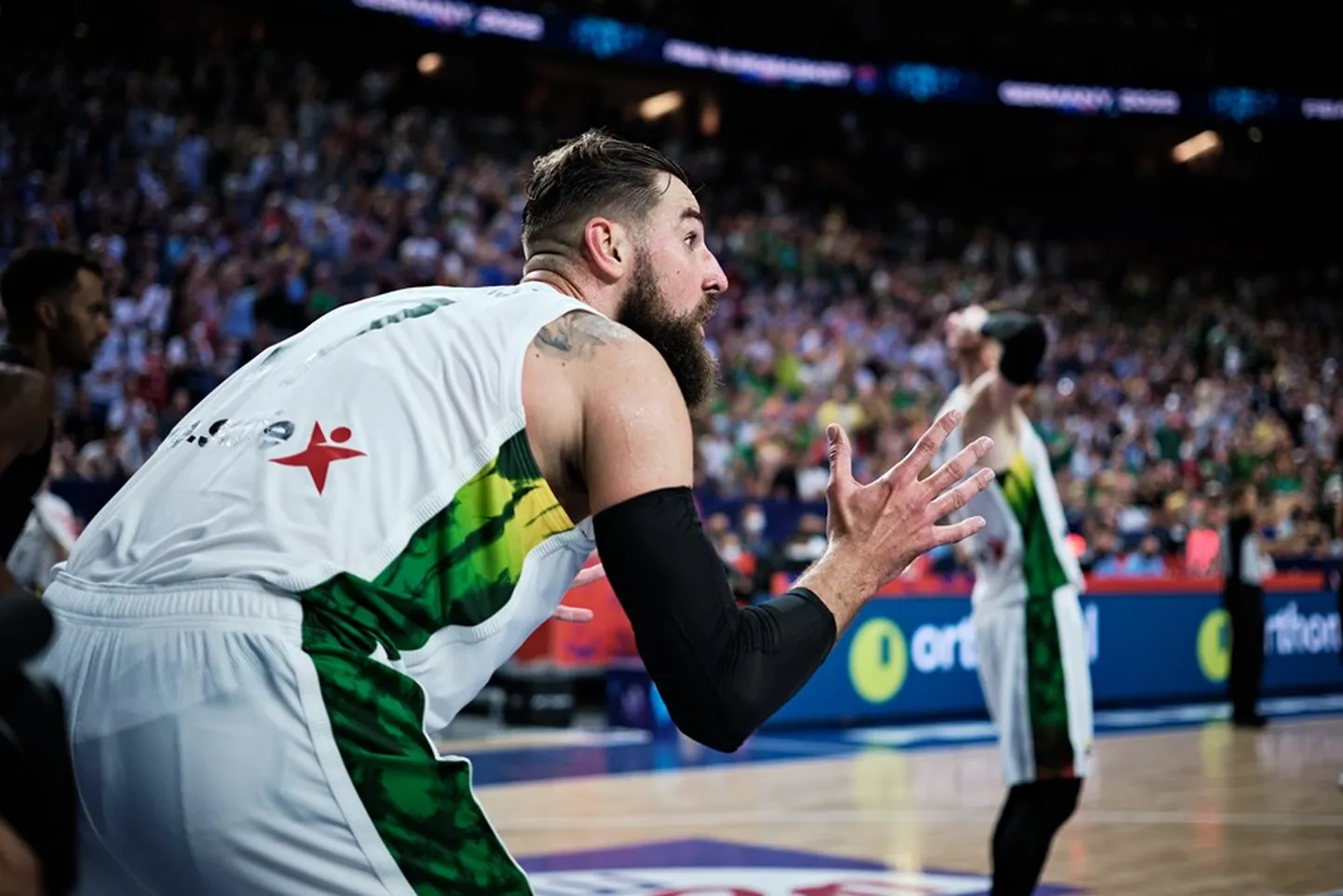 Jonas Valanciunas tegi küll võimsa mängu, visates 34 punkti ja korjates 14 lauapalli, aga lõpuks võis mängu saatuse otsustada üks vabavise, mida tema või keegi tema koondisekaaslastest visata ei saanudki.