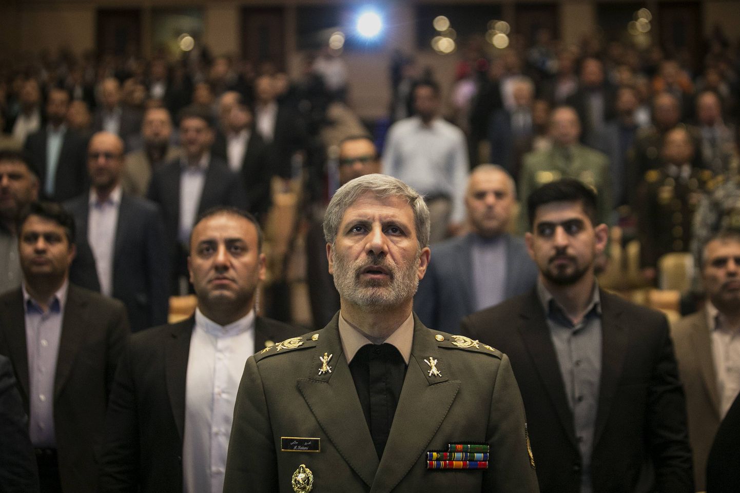 Iraani kaitseminister Amir Hatami (keskel).