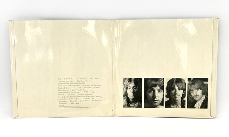 Beatlesi «White Album» tuli 1968. aastal müüki ilusas valges ümbrises