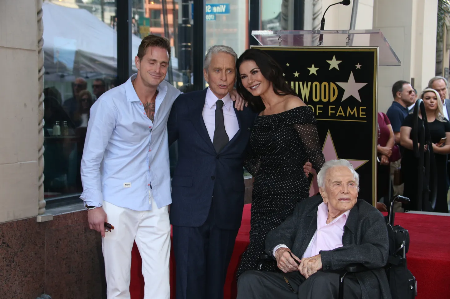 Cameron Douglas, Michael Douglas, Catherine Zeta-Jones ja Kirk Douglas, 2018.