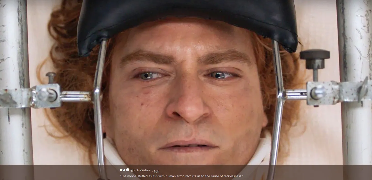 Hoakins Fīniks Džona Kalahana lomā filmā "Don't worry, he won't get far on foot"