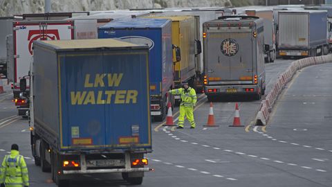 В Англии в столкновении трех грузовиков погиб водитель из Эстонии
