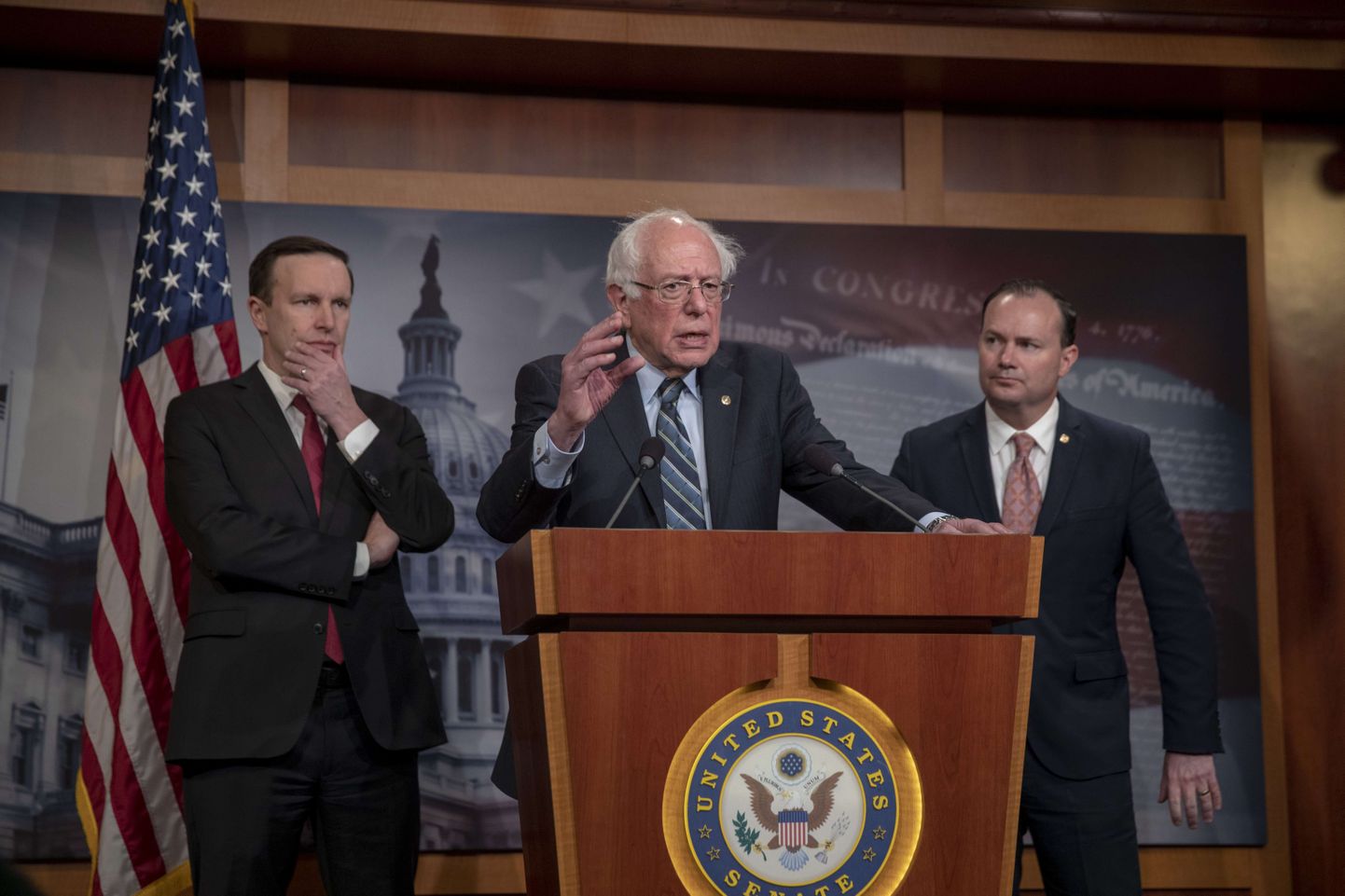 Bernie Sanders senatis Jeemenist kõnelemas.
