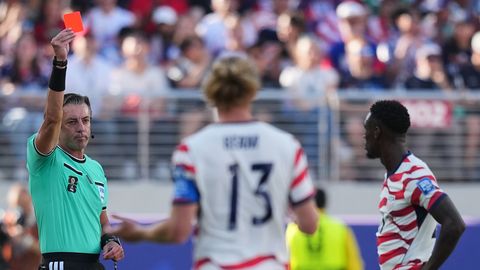 SKANDAAL! ⟩ FIFA andis järele Donald Trumpi survele ja tühistas USA ründaja punase kaardi
