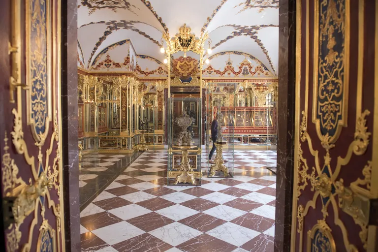 Vargad viisid Dresdeni lossist juveele, mille väärtus on miljardeid eurosid.