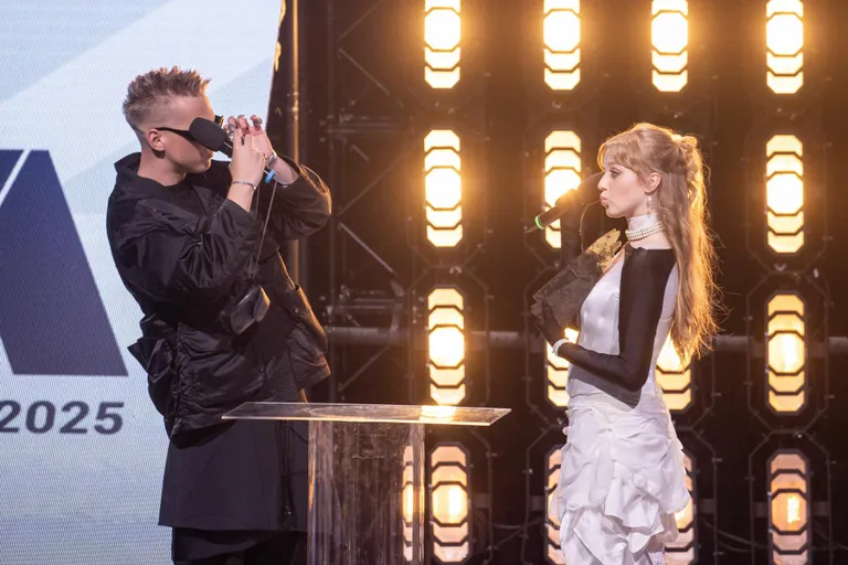 Aasta popartist Nublu võitis koos Maria Kallastuga välja antud looga “Push it” ühtlasi aasta laulu ja aasta muusikavideo kategoorias.