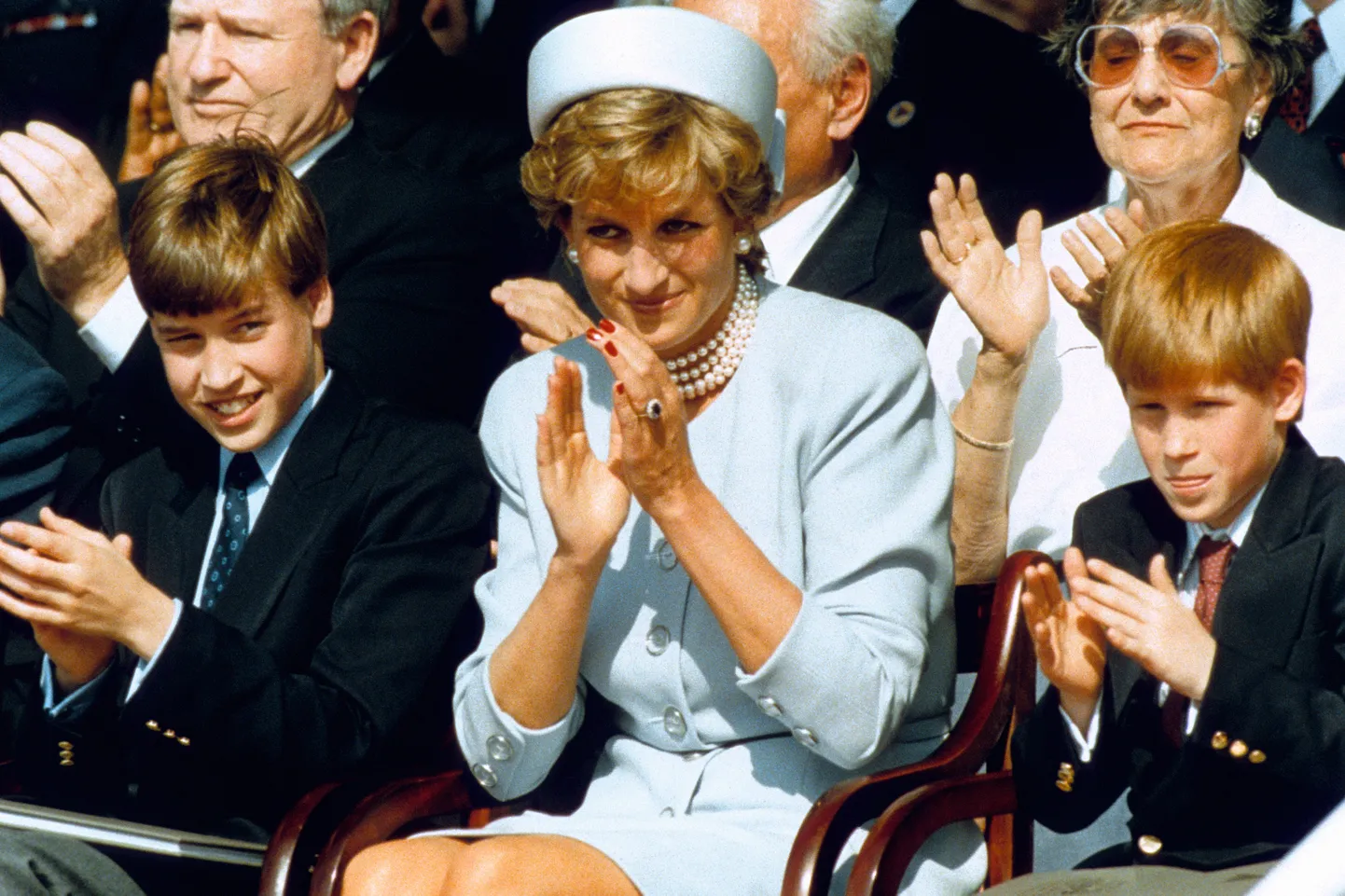 Printsess Diana poegade prints Williami ja prints Harry'ga 1995. aastal.