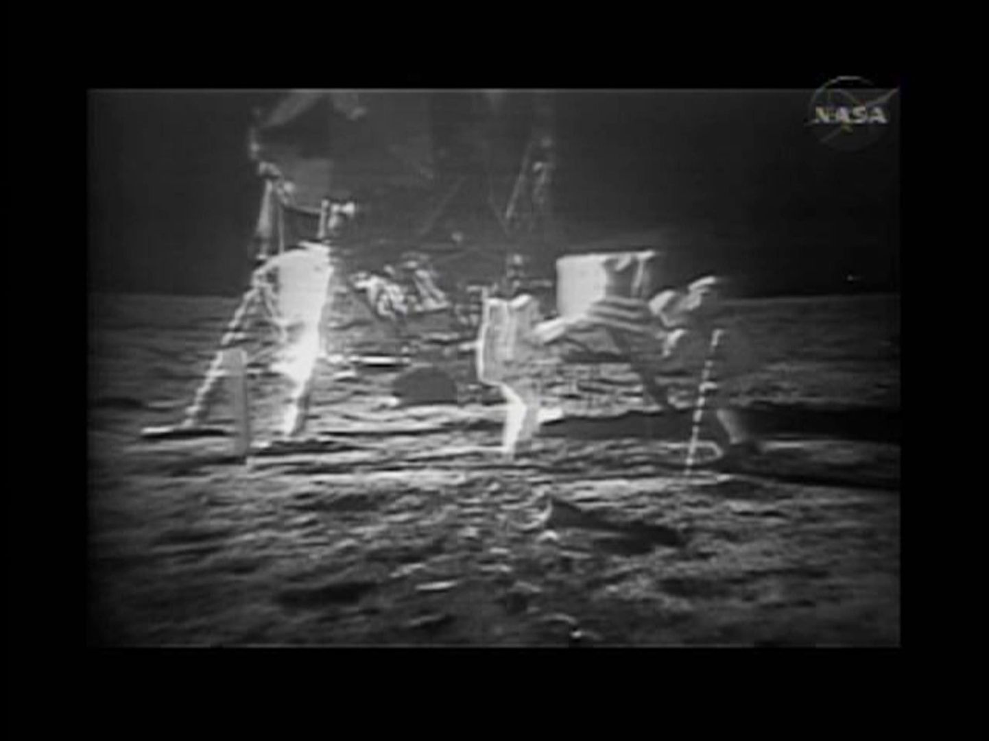 NASA TV pilt Apollo 11 astronautidest Kuu pinnal