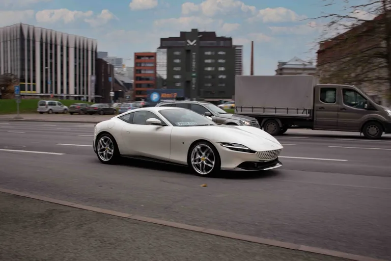 Ferrari на дорогах Таллинна