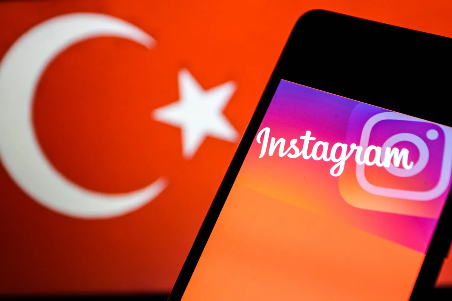 Sotsiaalvõrgustiku Instagram logo nutitelefonis. Foto on illustratiivne.