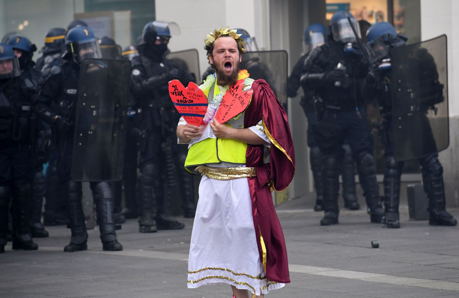 "Dzelteno vestu" protesti Francijā.