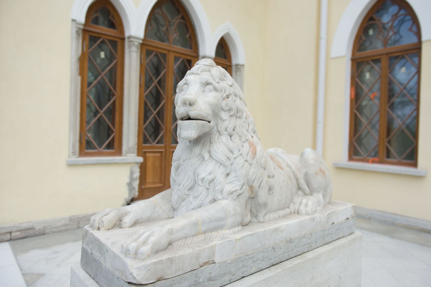 Keila-Joa lõvide vanuseks hinnatakse ligi paarsada aastat, aga võibolla rohkemgi.