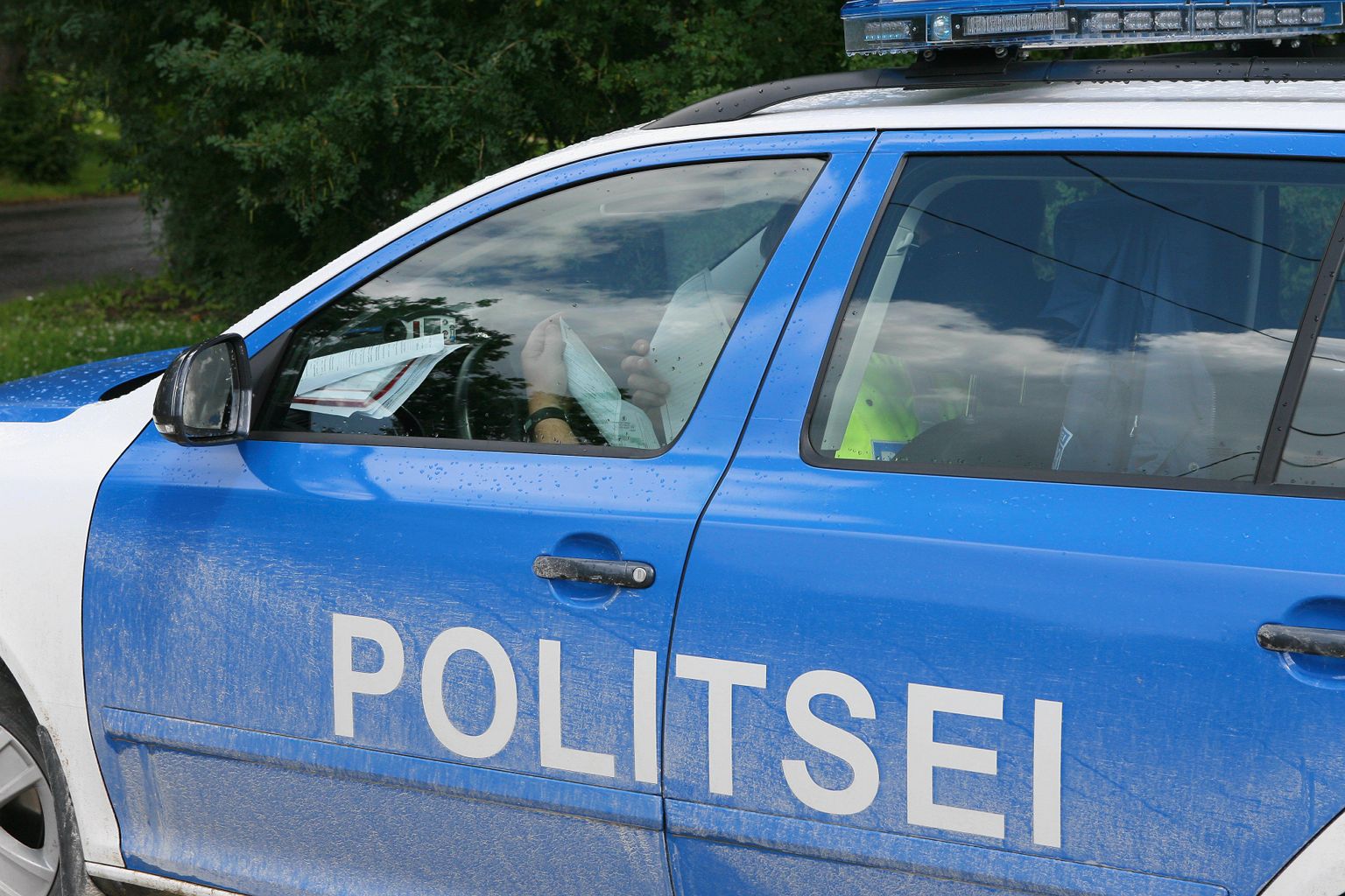 Politseireid. Kiirust mõõdetakse Kolga-Jaanis Põltsamaa maantee ja Reimani tänava ristmikul.