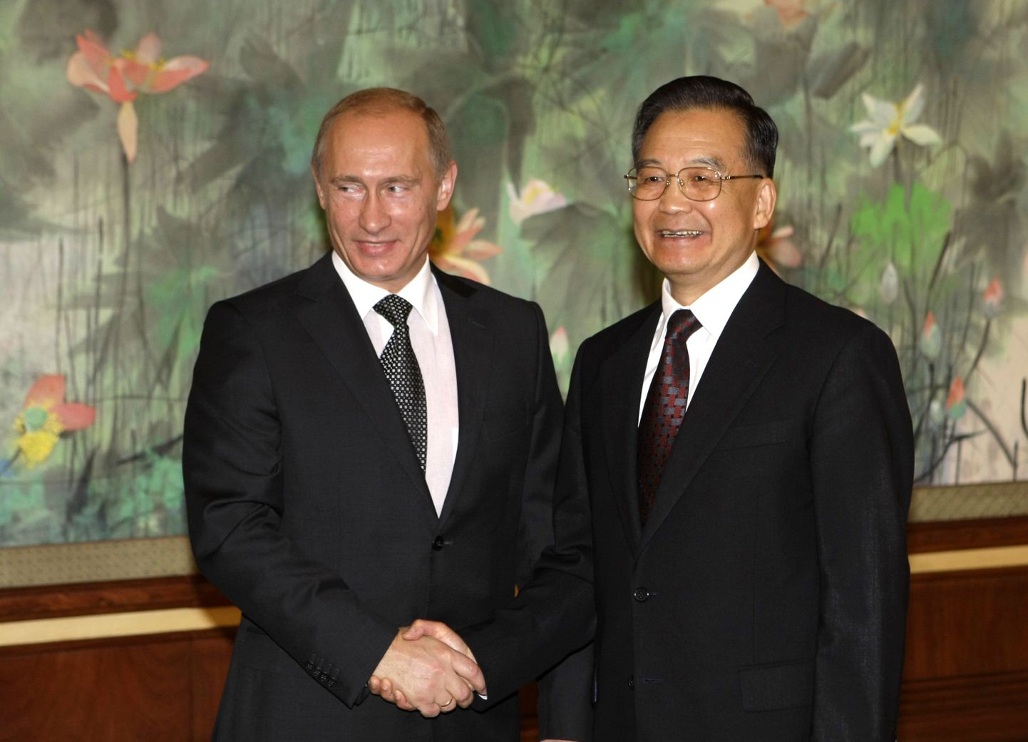 Venemaa peaminister Vladimir Putin ja tema Hiina kolleeg Wen Jiabao.