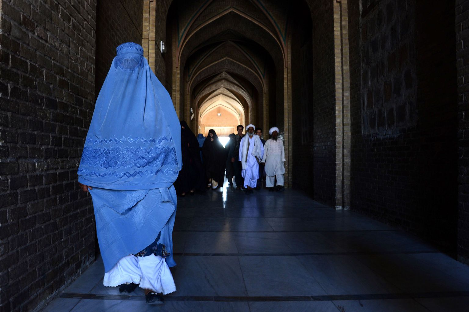 Afganistani naine Herati provintsis asuvas mošees.