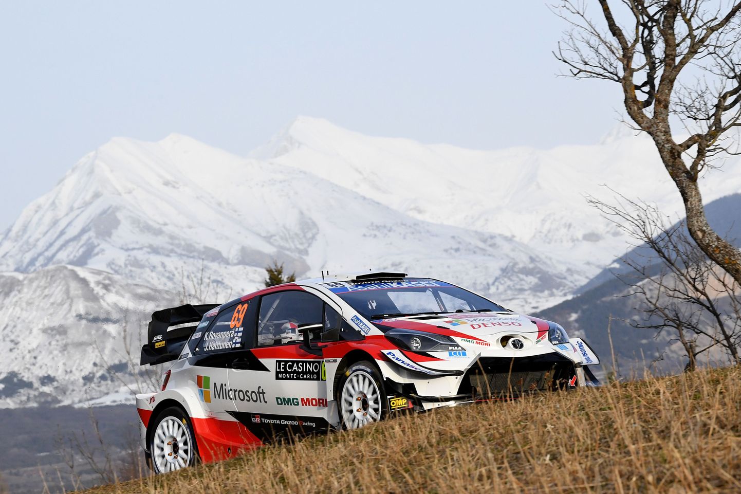 Soome ralliäss Kalle Rovanperä Toyota Yaris WRC-l Monte Carlo ralli avakatsel.