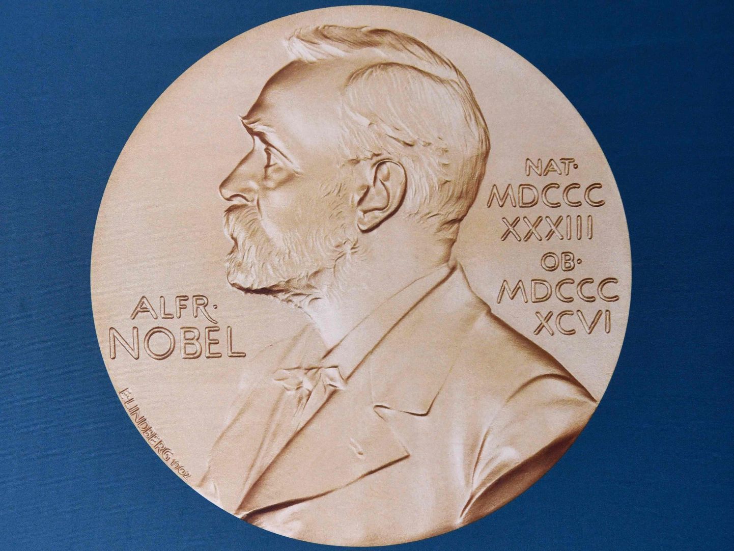 Alfred Nobeli portreega medal.