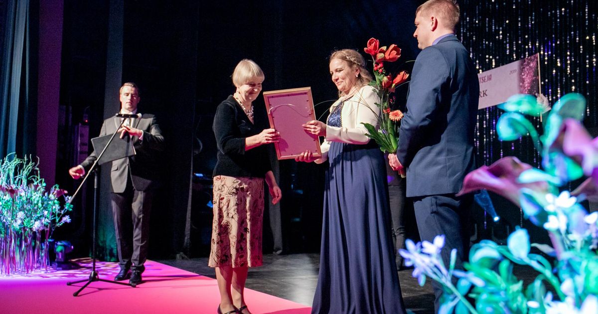 Galerii: Kilingi-Nõmme klubis lõi särama Pärnumaa üheksa kultuuritähte