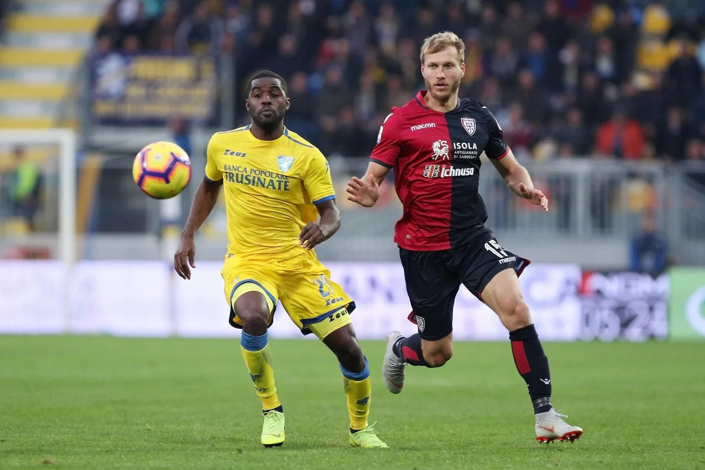 Ragnar Klavanit (paremal) Cagliari Calcio särgis veel jalgpalliväljakule jooksmas oodata ei ole.