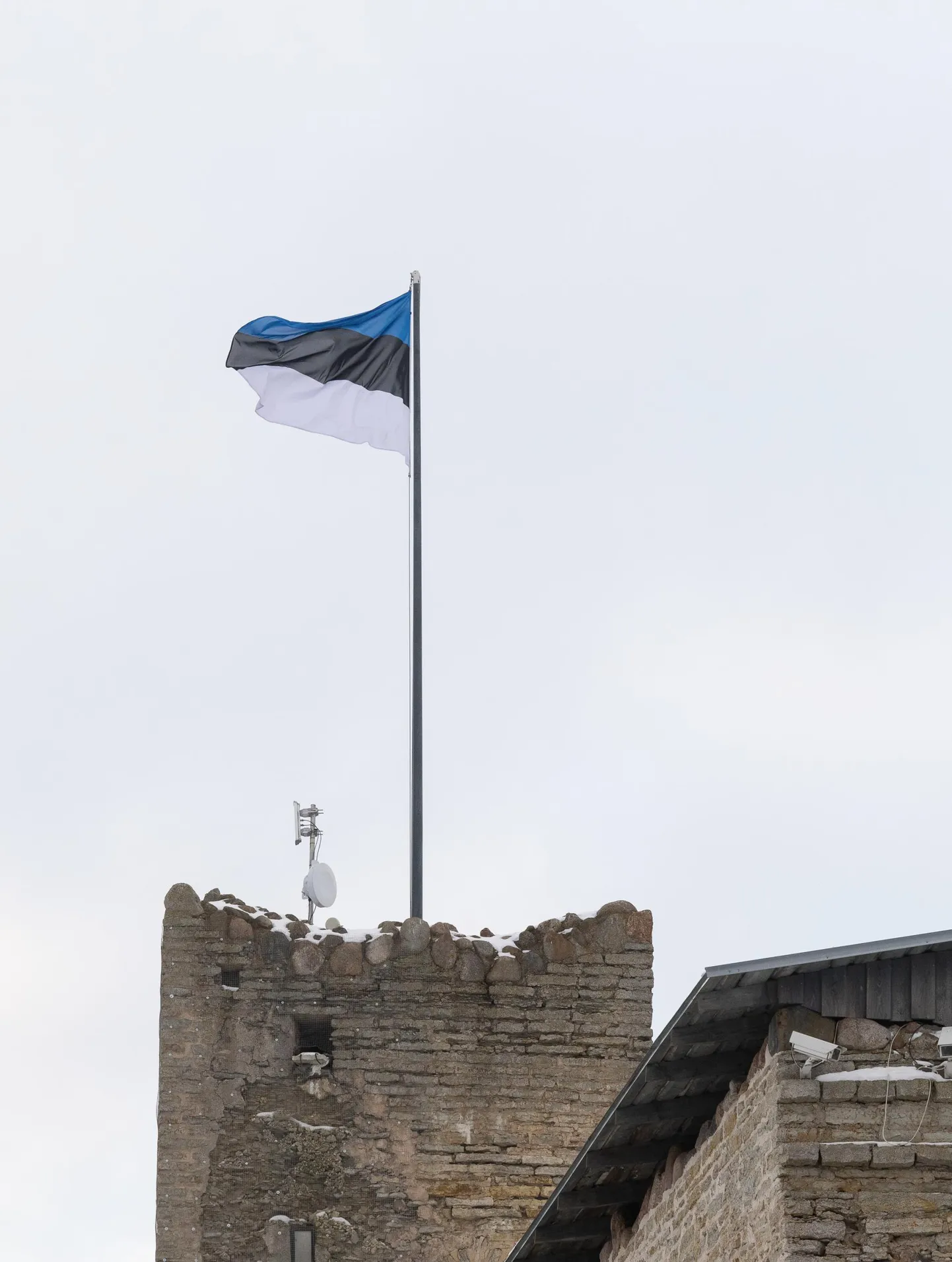 Riigilipp Rakvere linnuses.