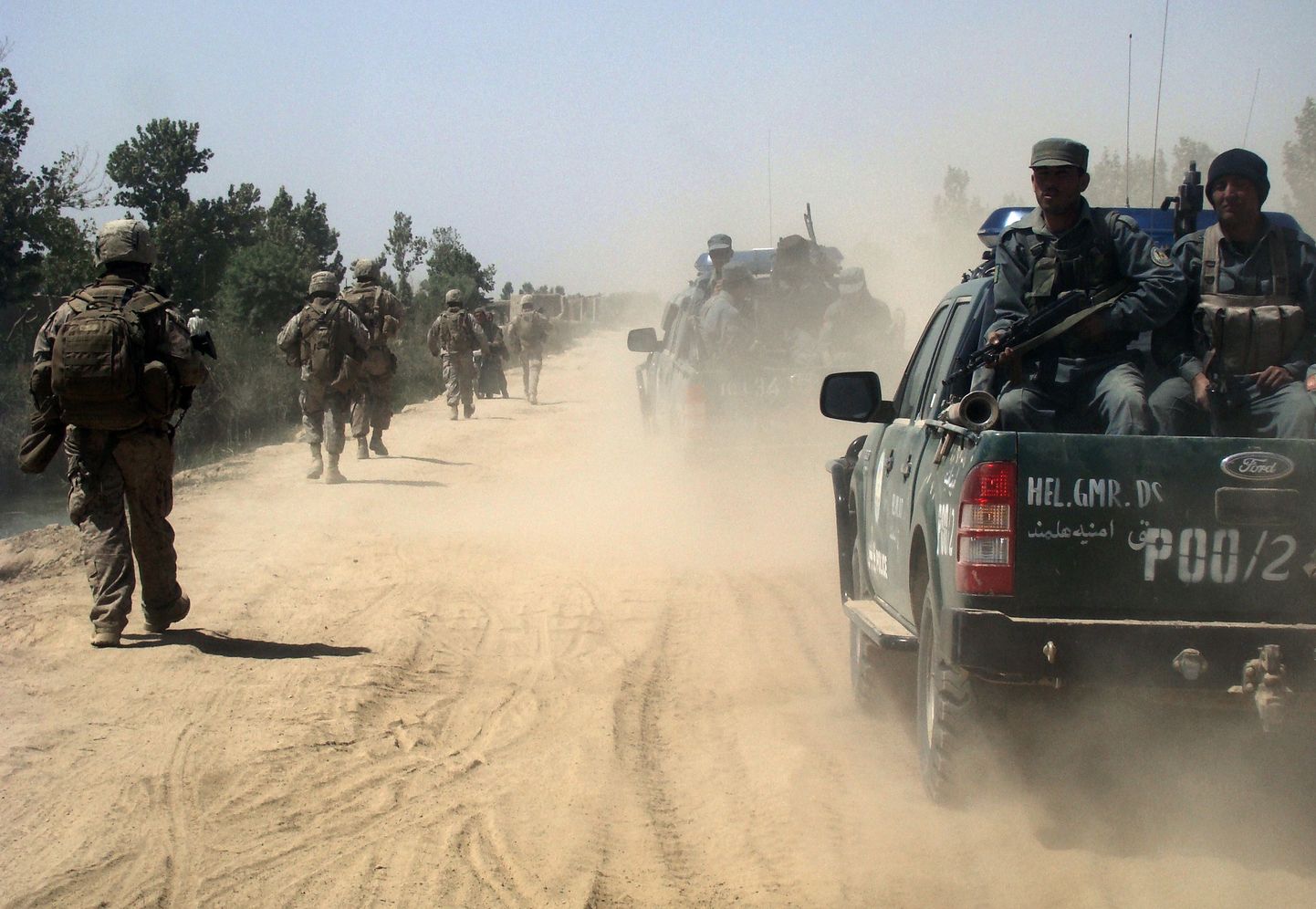 Afganistani politsei ja USA merejalaväelased Helmandis 3. aprill 2010.