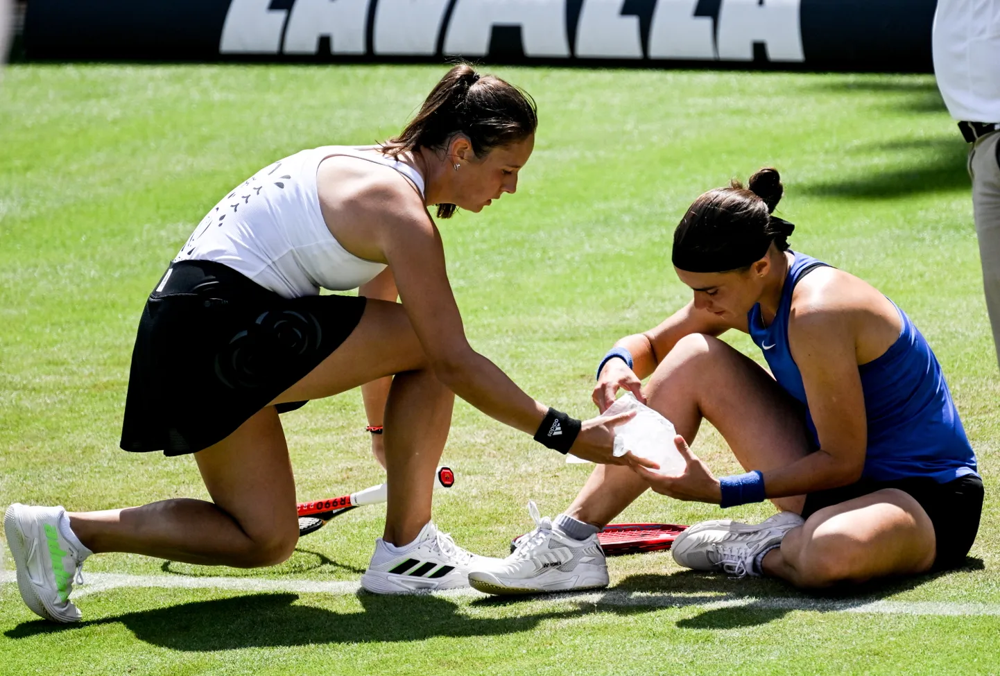 Daria Kasatkina tormas oma vastasele Anhelina Kalininale appi.