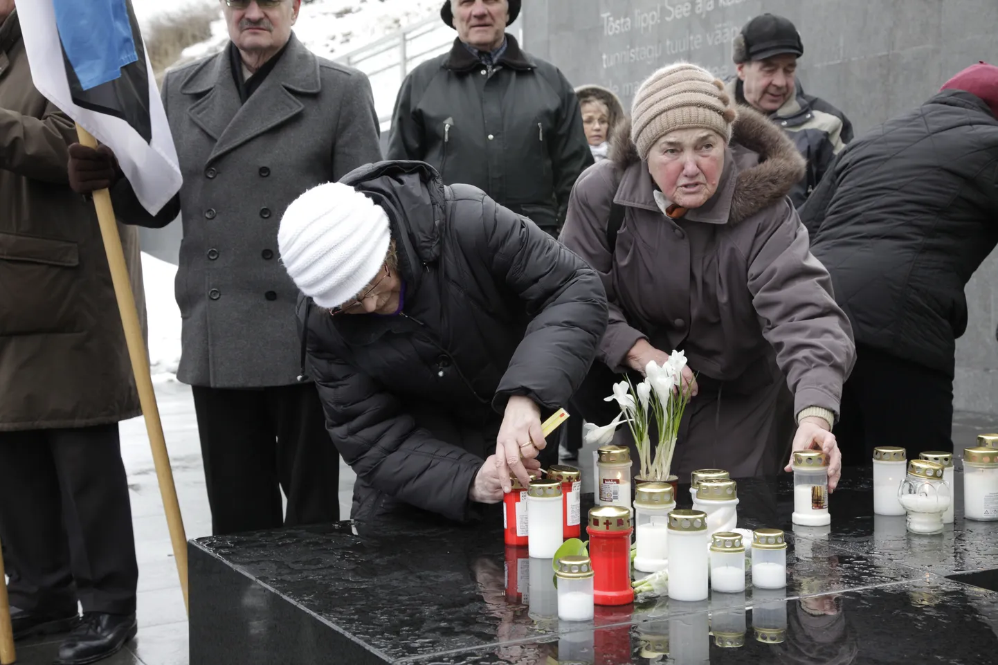Зажжение свечей в память о жертвах депортаций.