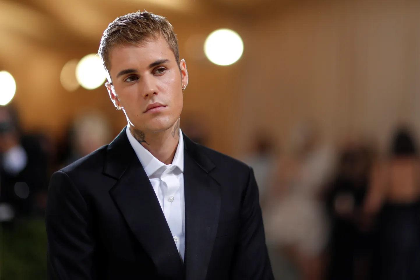 Justin Bieberi järelpeo toimumispaiga ees toimus tulistamine.