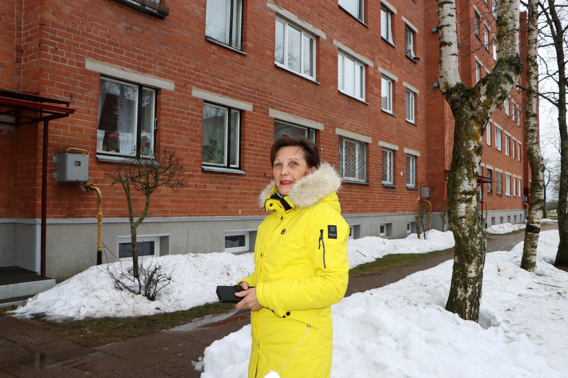 Председатель квартирного товарищества "Синивооре, 13" Елена Мутонен говорит, что с квартирами россиян в их доме проблем пока нет, но есть с другими собственниками-нерезидентами.