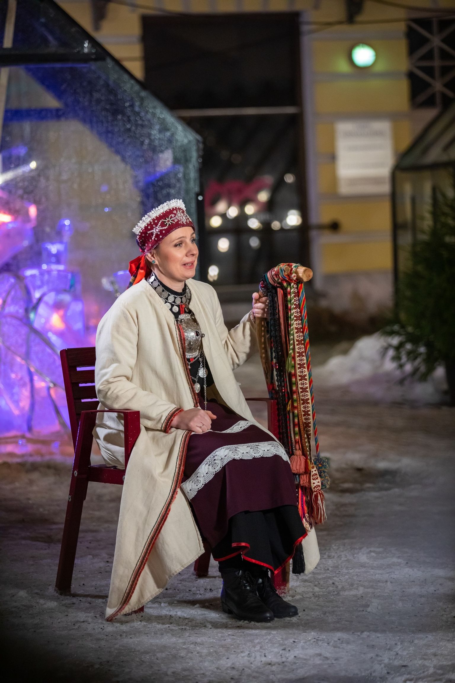 Setomaa ülembsootska Anzelika Gomozova Tartus valguskülas 2022 detsembris