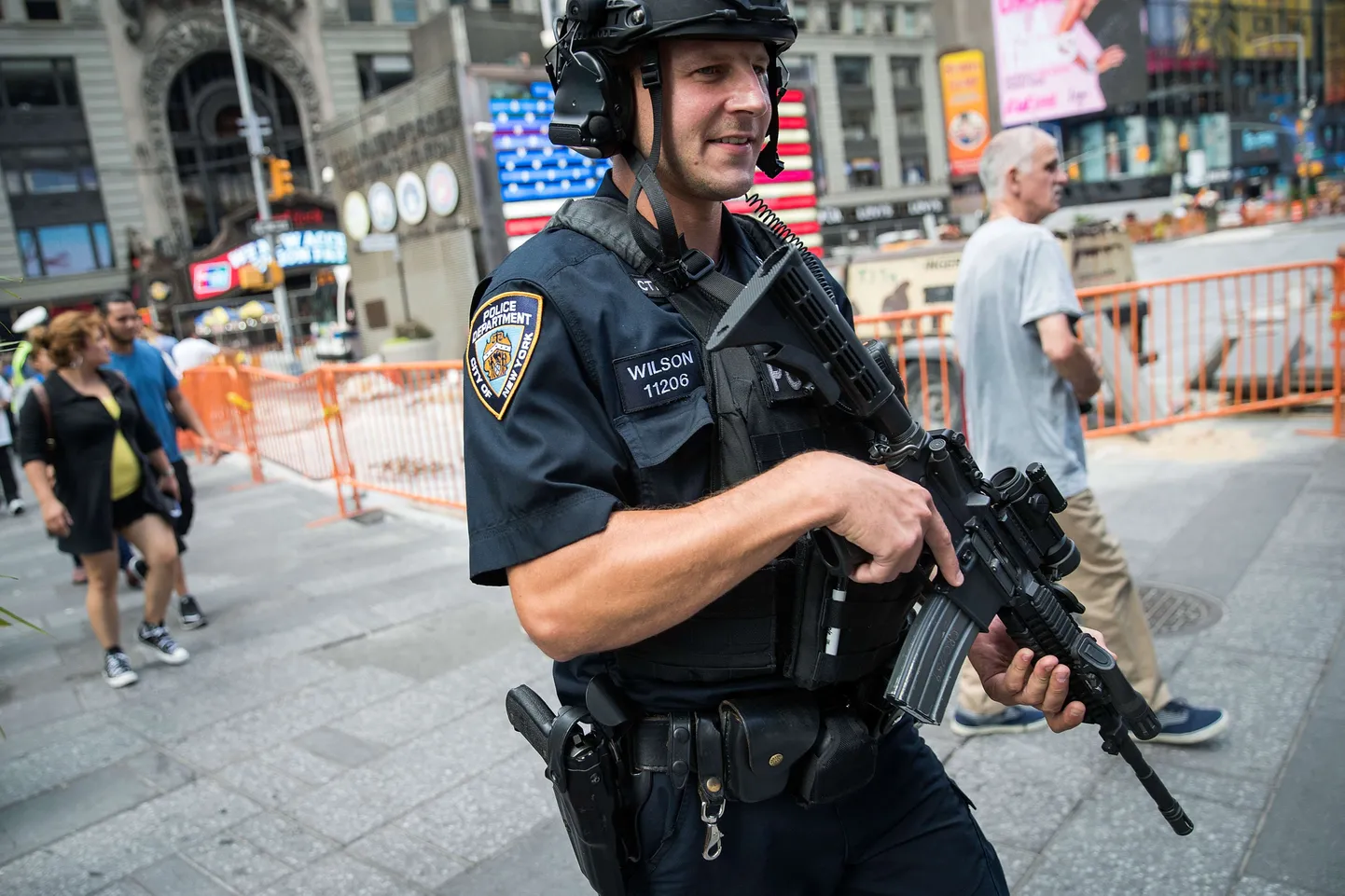 Politseinik New Yorgis patrullimas.